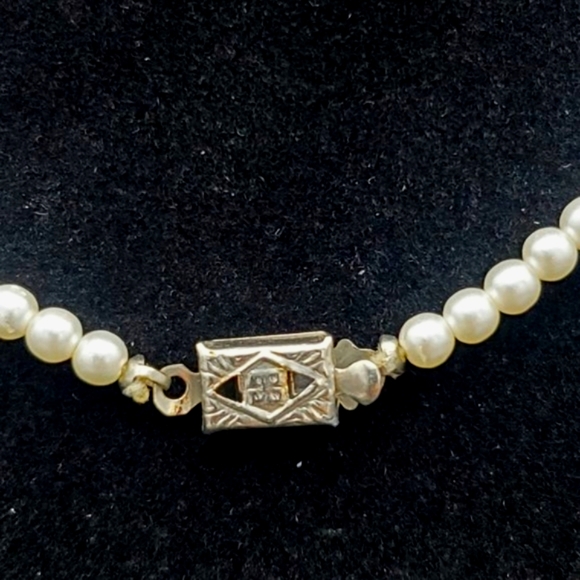 Vintage Graduated String Faux Pearl Choker or Childs Necklace Japan - Picture 3 of 6